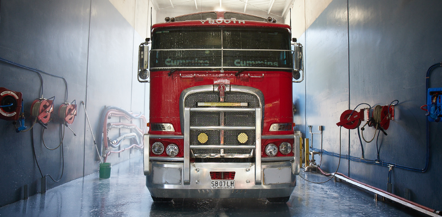 Blog-Touchless-Truck-Washing_Feature-Image Blog-Touchless-Truck-Washing_Feature-Image